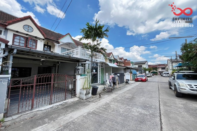 Townhouse for sale, 2 floors, 21 sq m, The Master Royal. Chaloem Phrakiarit Rama 9 - Phatthanakan