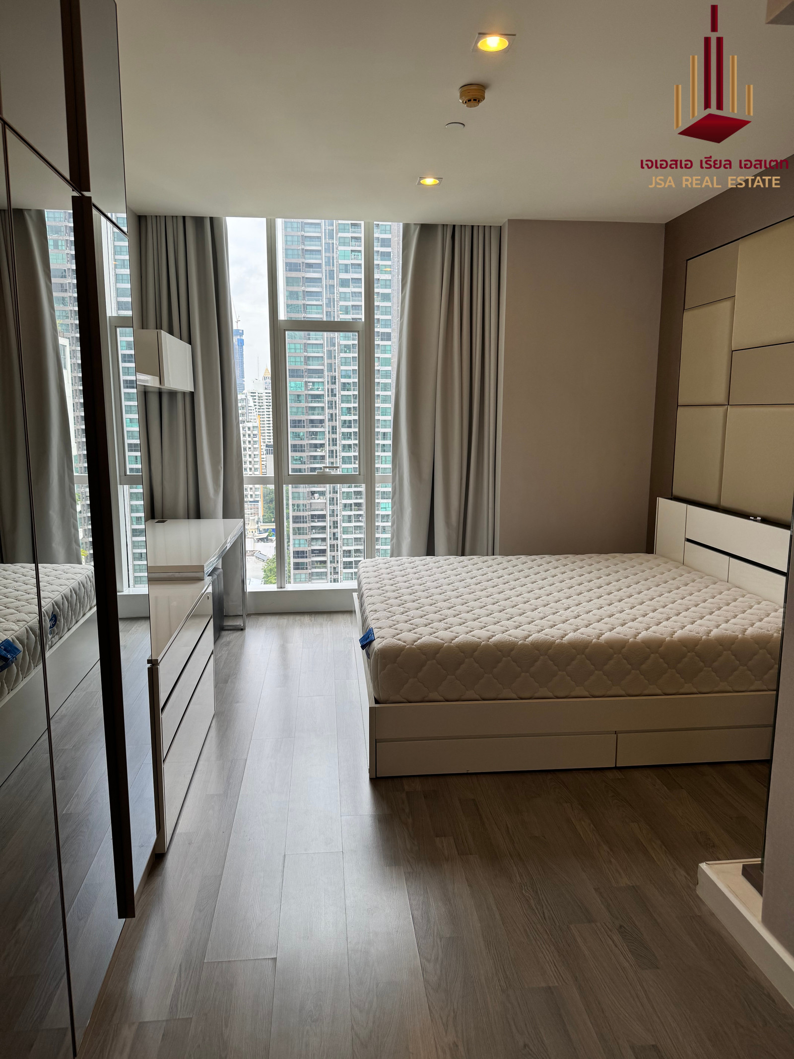 ✨ For Sale: The Room Sathorn - TanonPun Condo ✨ 💰 Only 8,900,000 THB