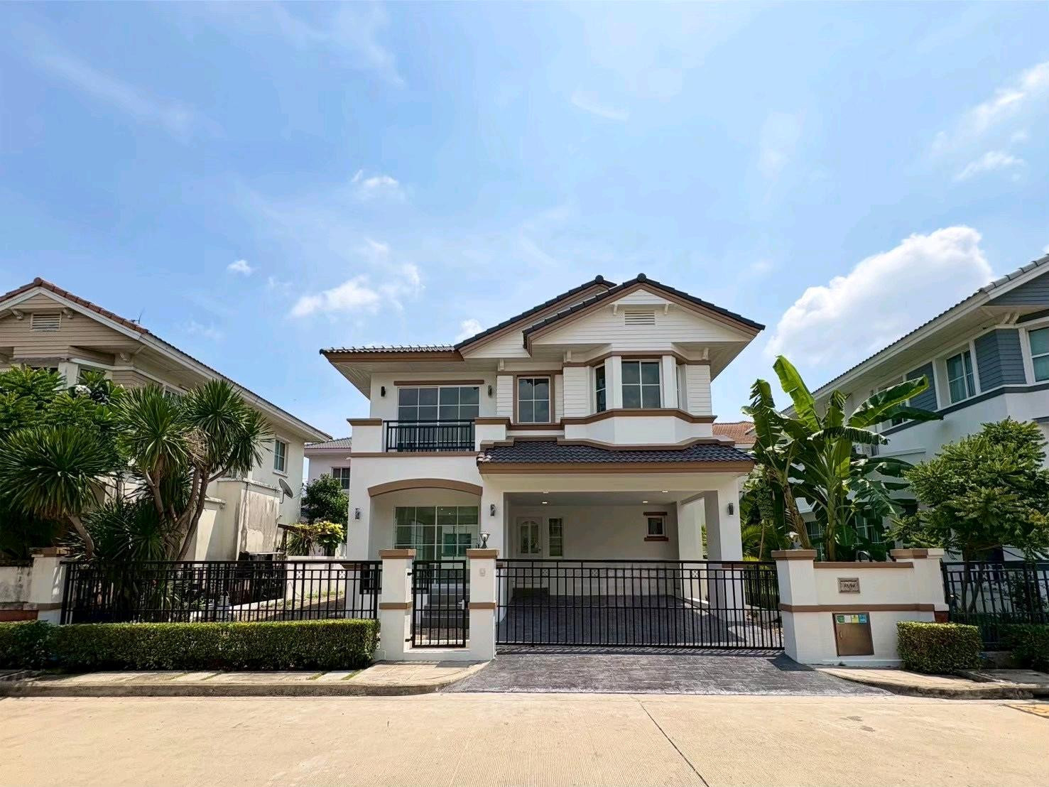 H901 Single detached house, completely renovated, in excellent condition, like getting a new home. Manthana Village Pinklao-Rama 5, special price only 6.39 million baht.