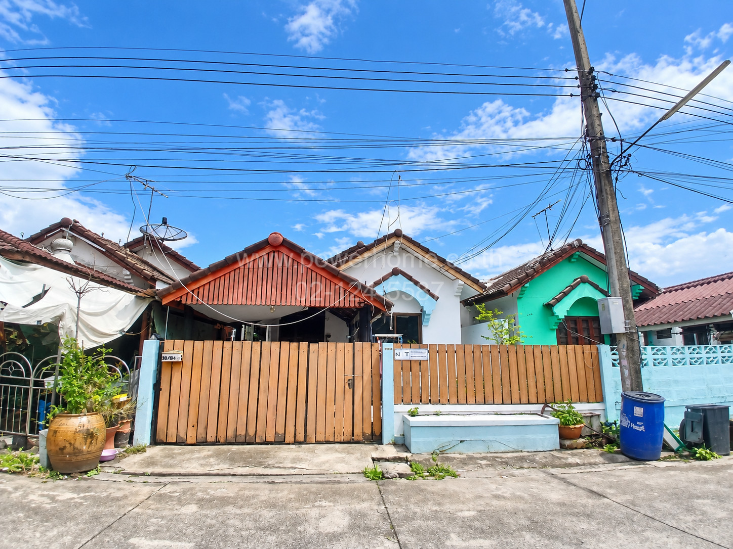 บ้านแฝด 1 ชั้น พรธิสาร 4 รังสิต-คลอง 6 ทำเลดี ใกล้ตลาดอาม่า 1000 สุข