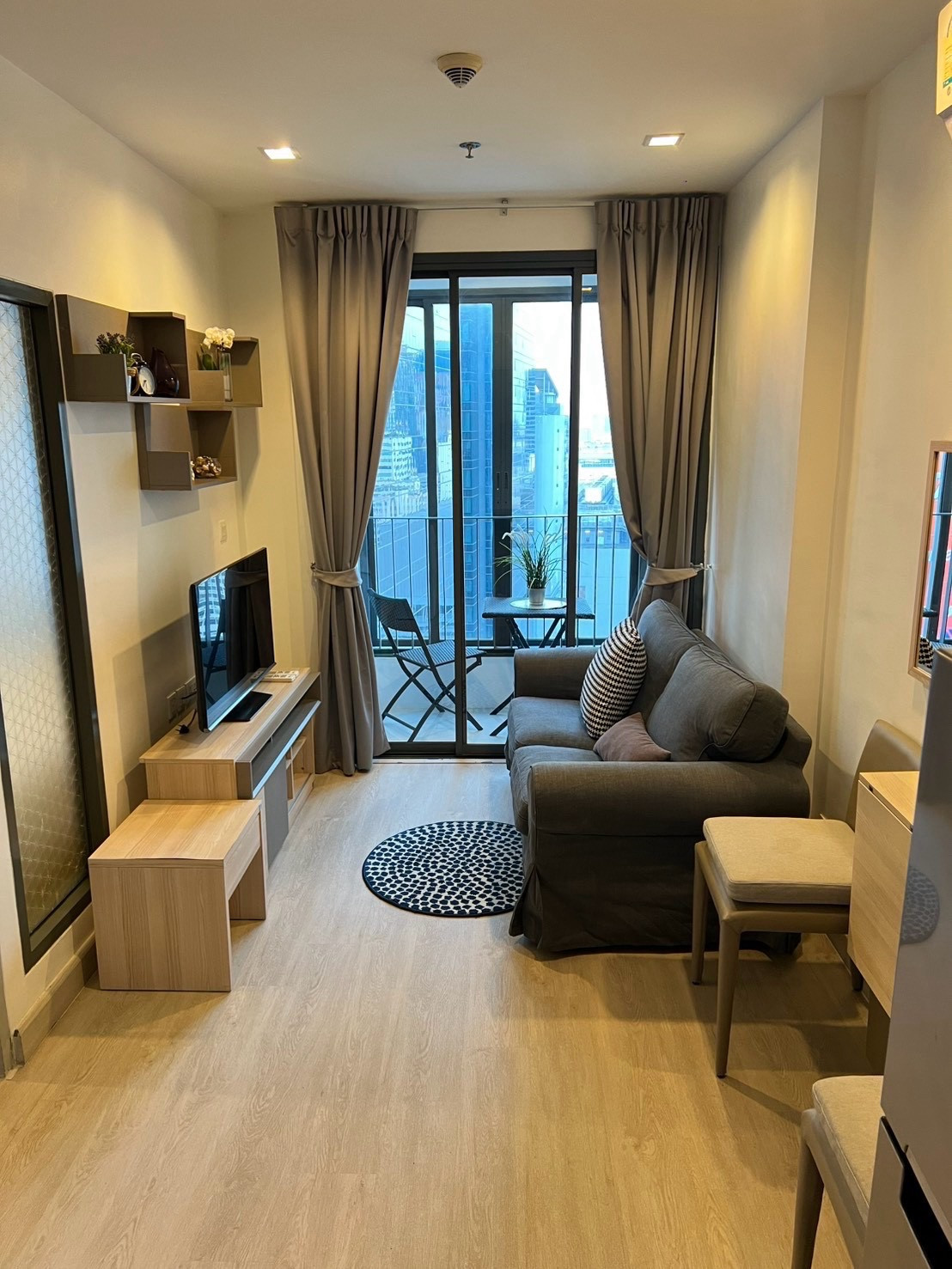 ขายด่วน IDEO Mobi Rama 9 - 1 Bed 31 Sqm 4.05 ล้าน วิวตึก G Towner ใกล้ MRT พระราม 9 ติดต่อ Line : max.kmc ขายด่วน IDEO Mobi Rama 9 - 1 Bed 31 Sqm 4.05 ล้าน วิวตึก G Towner ใกล้ MRT พระราม 9 ติดต่อ Line : max.kmc