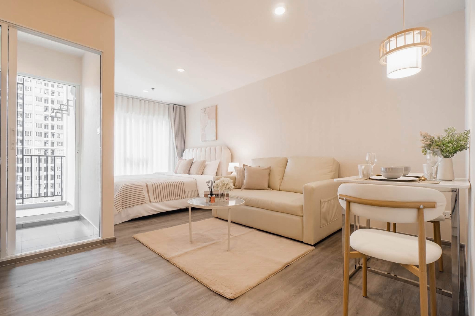 For rent, Regent Home Bangna, 12th floor, pool view, 28 sq m, 12,000 baht/month.”