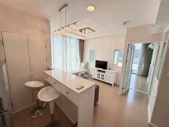 ให้เช่า The Alcove Thonglor 10 ห้องมุม 1 ห้องนอน 54 ตร.ม. ชั้น 14 วิวเปิดโล่ง ใกล้ BTS ทองหล่อ