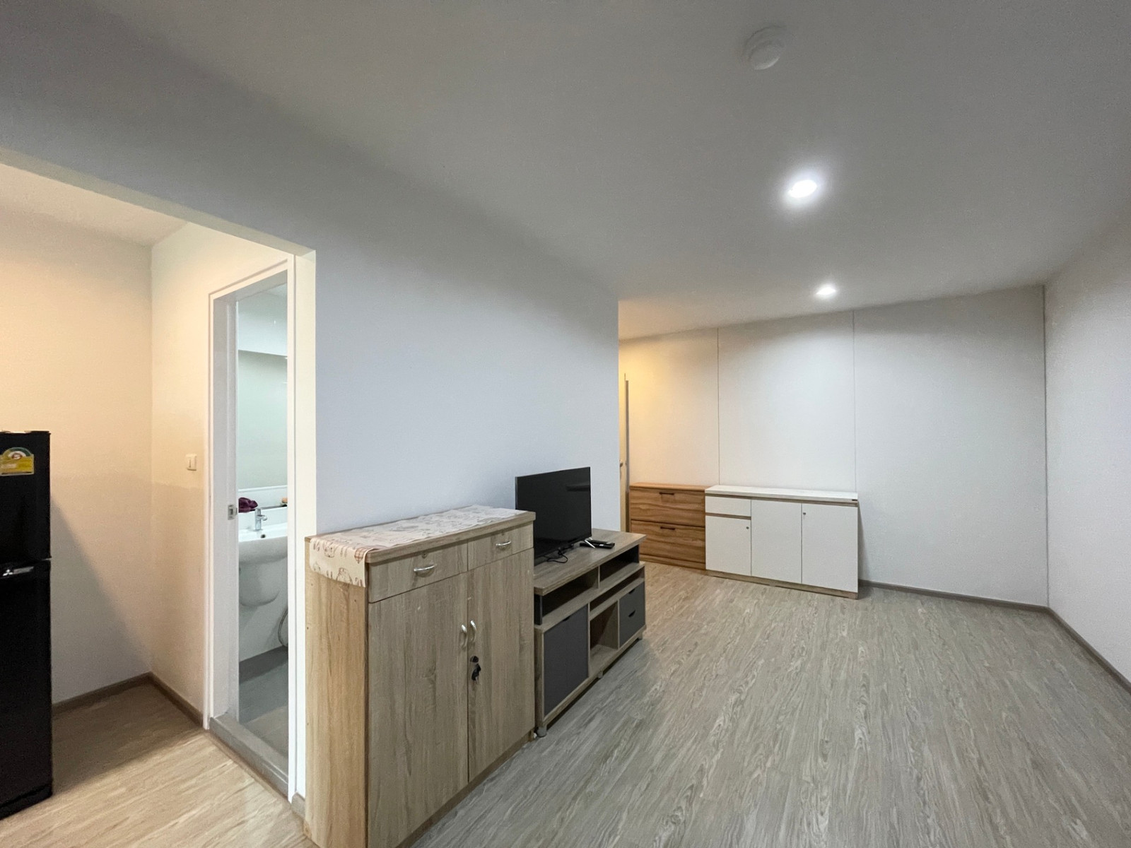 CD 1068 Condo for sale HI Seacon Station 