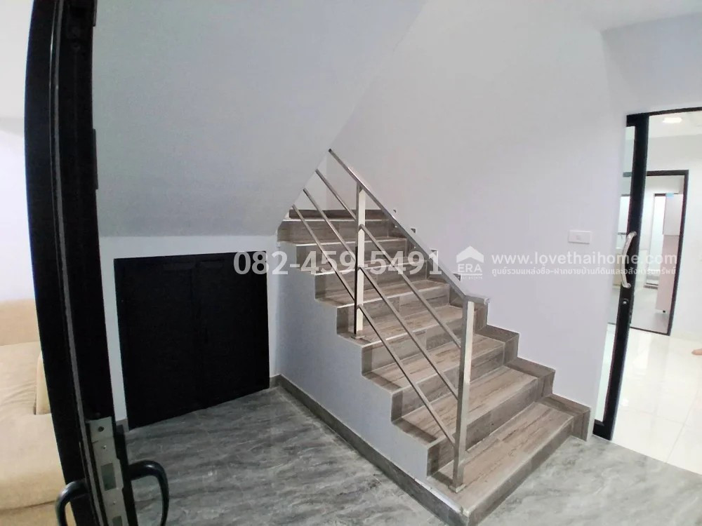 Townhouse for sale in Ratchada-Din Daeng area. Pracha Songkhro Road 31, area 27 sq m, price 7.5 million, completely renovated, ready to move in, good location in the heart of the city, no flooding. – รูปที่ 3