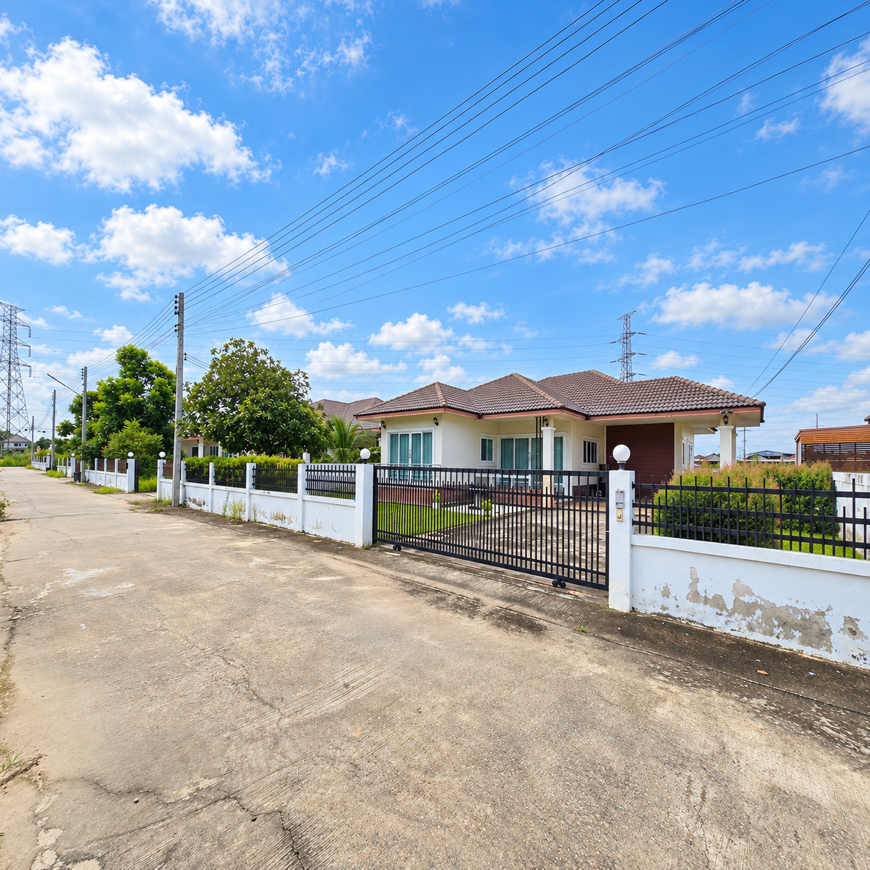 Single-storey detached house for sale, land width 109 sq m, near Do Home - Central Phitsanulok.