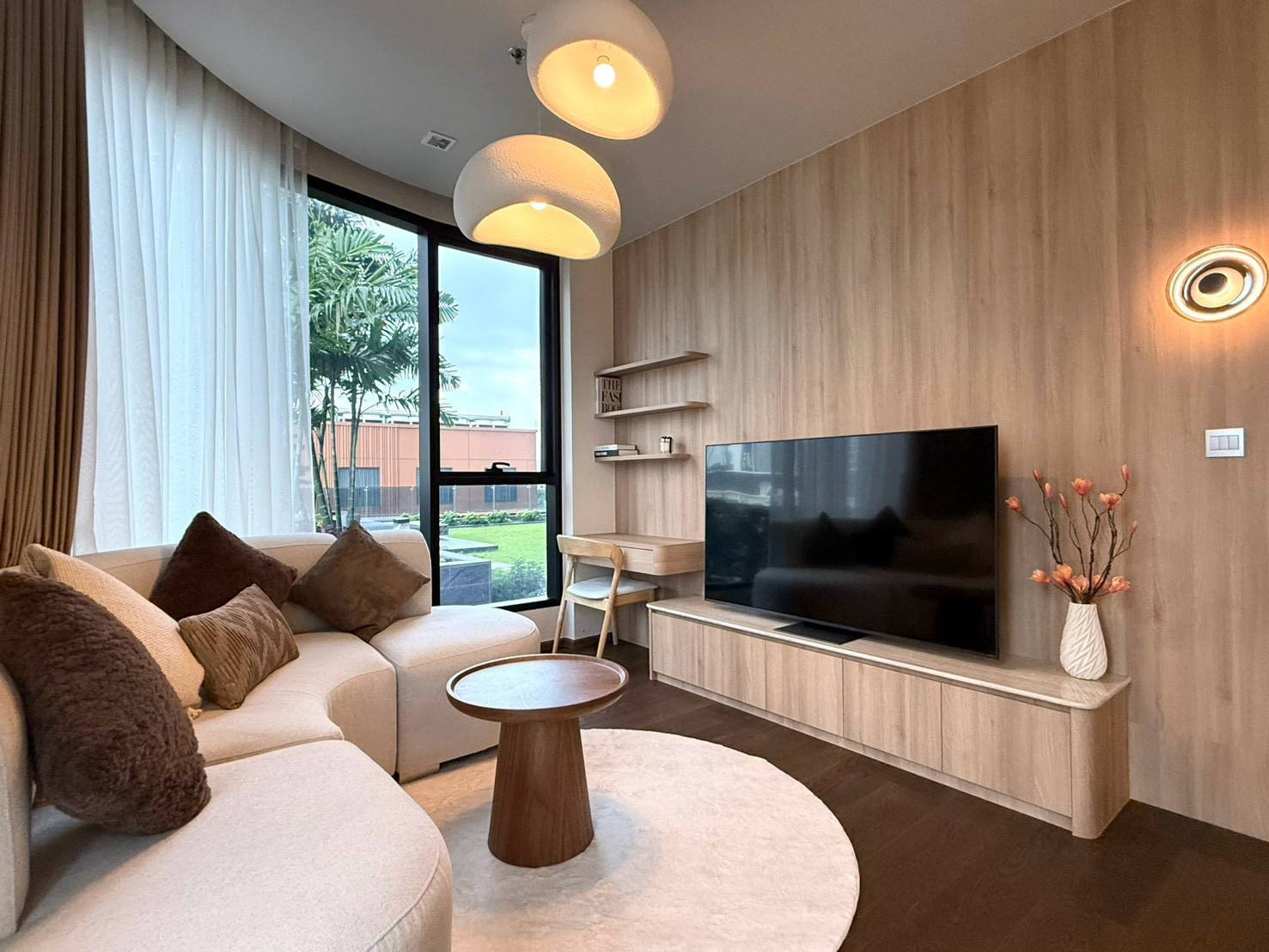Brandnew unit: Ideo Q sukumvit 36 ​​for rent, 2 bedrooms, next to the garden.
