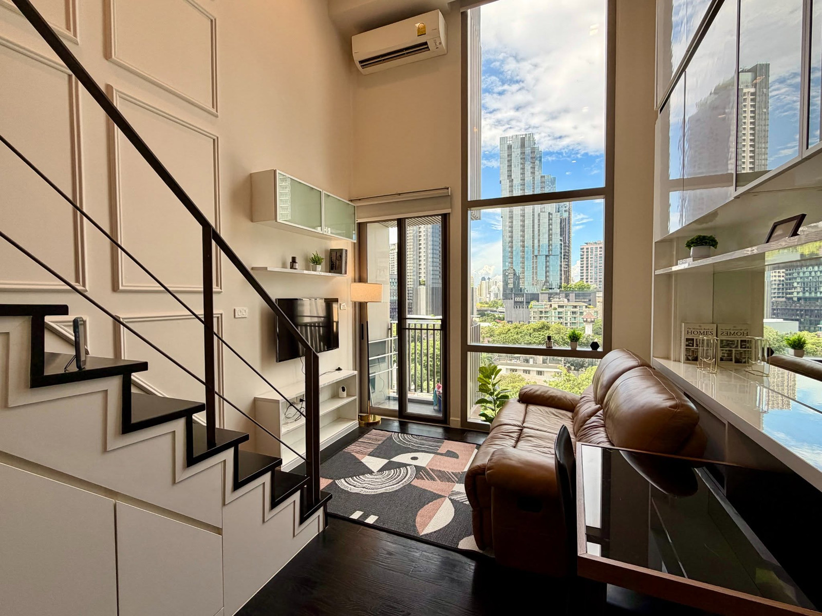 1 Bedroom IDEO Morph 38 Loft With High Ceilings – รูปที่ 2
