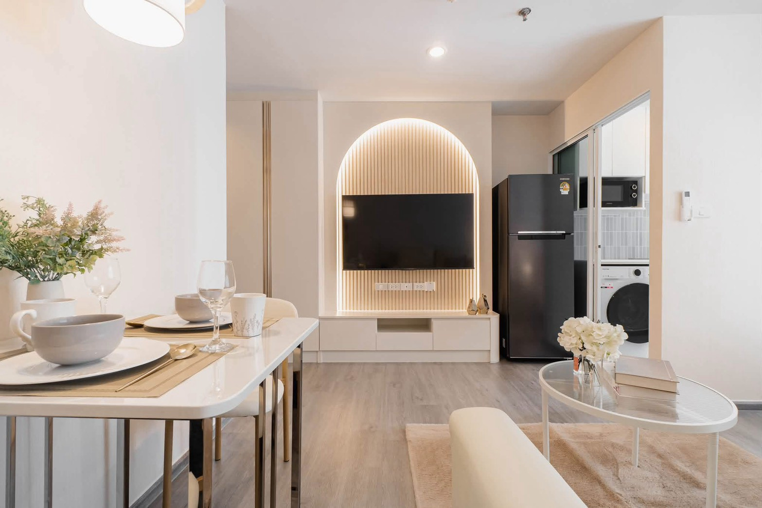 For rent, Regent Home Bangna (Regent Home Bangna), Building D, 12th floor, swimming pool view, very beautiful! There is a 7-11 in the project, very convenient.