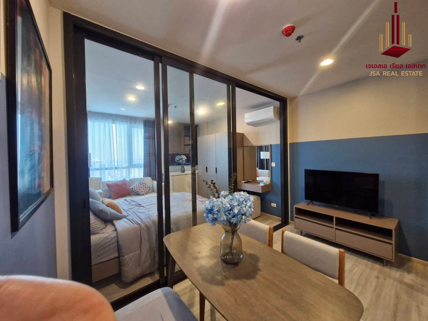 ✨ For Rent: XT Huaikhwang Condo ✨ 💰 Only 16,000 THB/month