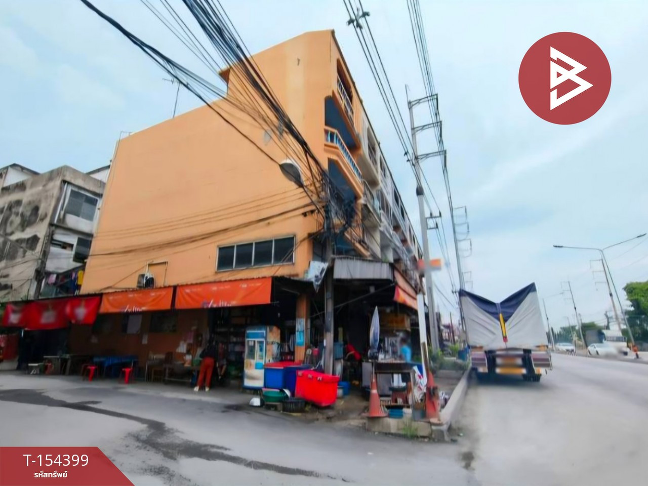 Commercial building for sale, 4.5 floors, Lam Luk Ka Road, area 18 sq m, Lam Luk Ka, Pathum Thani.
