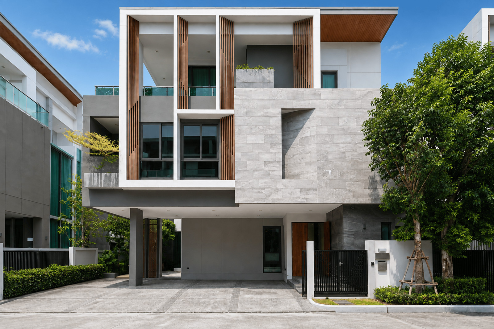 FOR SALE & RENT: The Gentry Phatthanakan (Luxury Pool Vill) บ้านหรู 3 ชั้น (Type M - HIDEAWAY) ดีไซน์ Modern Luxury พร้อมสระว่ายน้ำส่วนตัว บนทำเลศักยภาพพัฒนาการ
