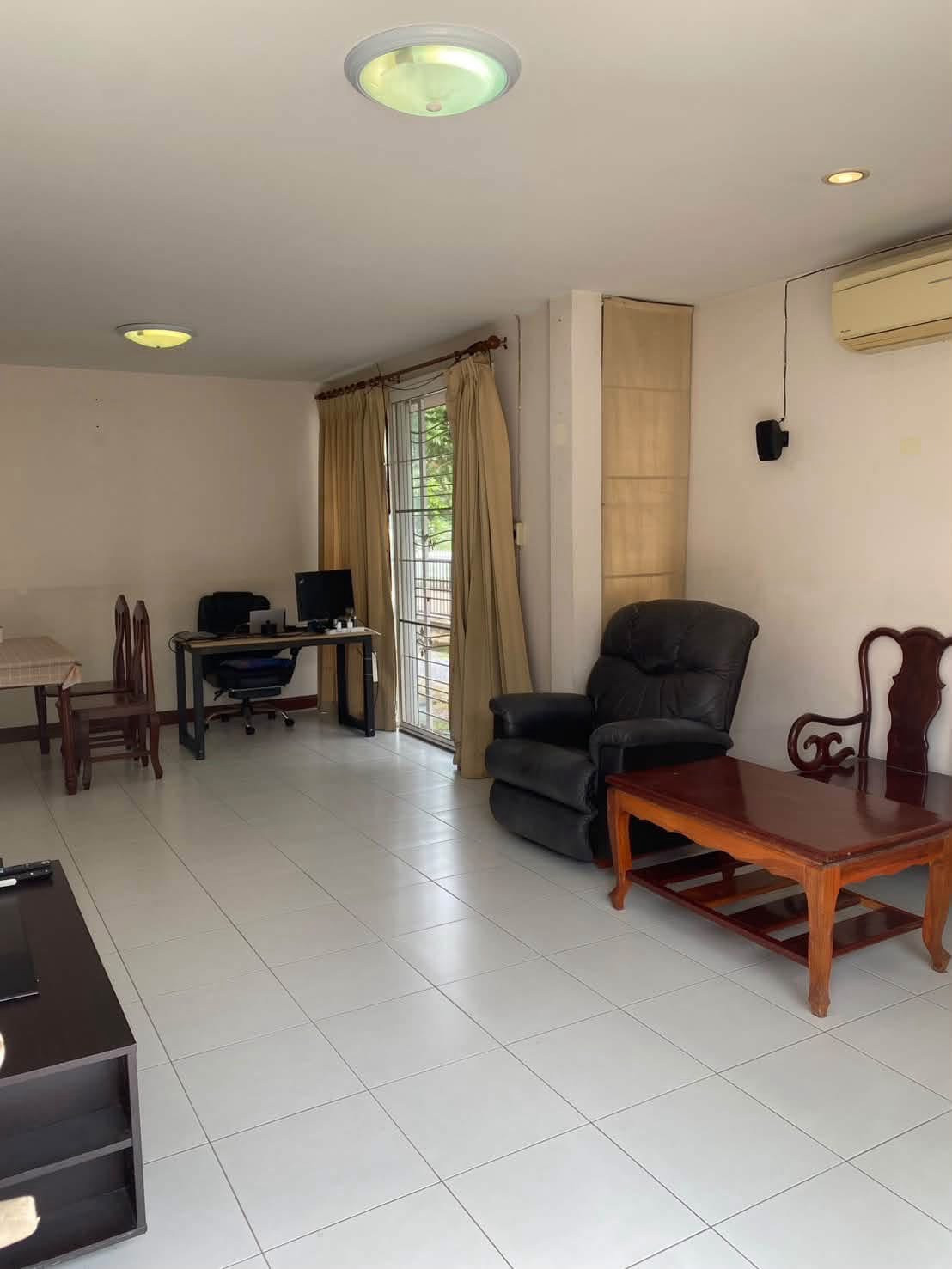 🔥🏡ให้เช่าบ้านเดี่ยว หมู่บ้านสัมมากร มีนบุรี 3 4 ห้องนอน 3 ห้องน้ำ เฟอร์นิเจอร์ครบ | พร้อมเข้าอยู่ 📍 ถนนสามวา เขตคลองสามวา กรุงเทพฯ ✨ ค่าเช่าเพียง 22,000 บาท/เดือน – รูปที่ 4