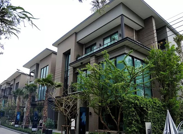 RH100526 For rent, 3-story detached house, 7 bedrooms at Soul Ekkamai-Ladprao. RH100526 For rent, 3-story detached house, 7 bedrooms at Soul Ekkamai-Ladprao.
