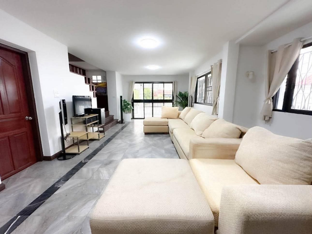 ให้เช่า บ้านแฝด 4 ชั้น Home Avenue สุขุมวิท 101/1 | Pet Friendly | 3 ห้องนอน 4 ห้องน้ำ | Fully Furnished – รูปที่ 2