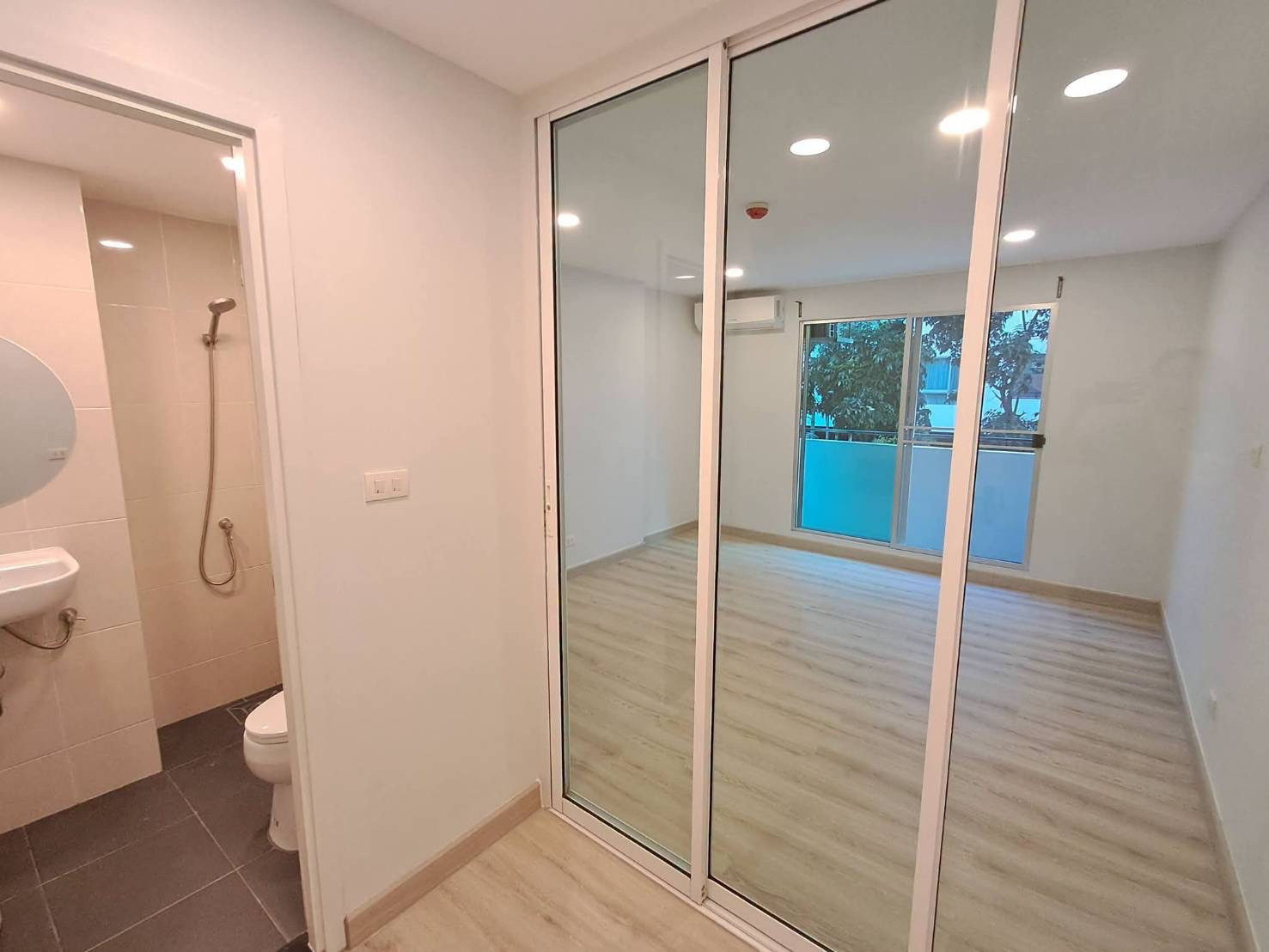 ขายด่วน!! พลัม พหลโยธิน89 ห้องสวยรีโนเวทใหม่ ทำเลดี ใกล้ ม.รังสิต / เหมาะลงทุนปล่อยเช่า Yield 8% (ห้องไม่เคยว่างเลย) – รูปที่ 4