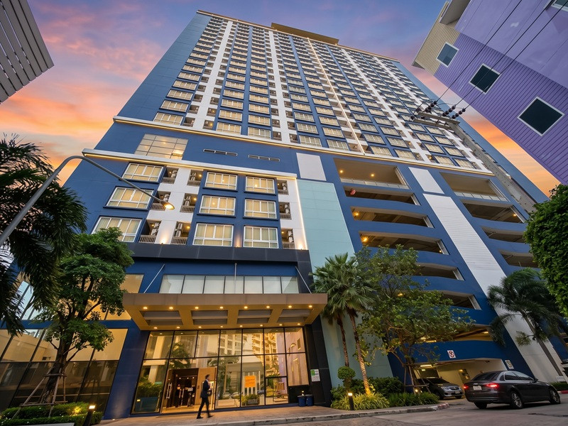 For rent: Ladda Condo View, 62 sq.m., 2 bedrooms, high floor, with an unobstructed sea view; located near Robinson.