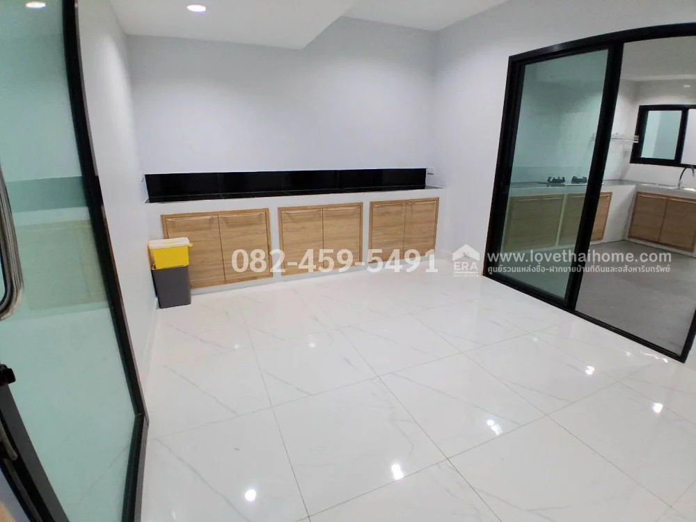 Townhouse for sale in Ratchada-Din Daeng area. Pracha Songkhro Road 31, area 27 sq m, price 7.5 million, completely renovated, ready to move in, good location in the heart of the city, no flooding. – รูปที่ 4