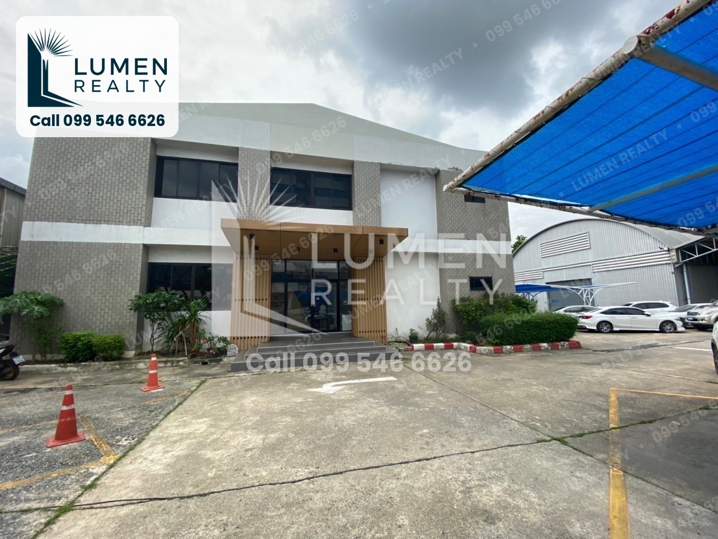 ✨ ให้เช่าอาคารสำนักงานทันสมัย 2 ชั้น 740 ตร.ม. บนถนนวิภาวดีรังสิต หลักสี่ ที่จอดรถกว้าง รปภ. 24 ชั่วโมง ใกล้รถไฟฟ้า 3 สายและสนามบินดอนเมือง ค่าเช่าพิเศษ 550 บาท/ตร.ม. (400,000 บาทต่อเดือน)