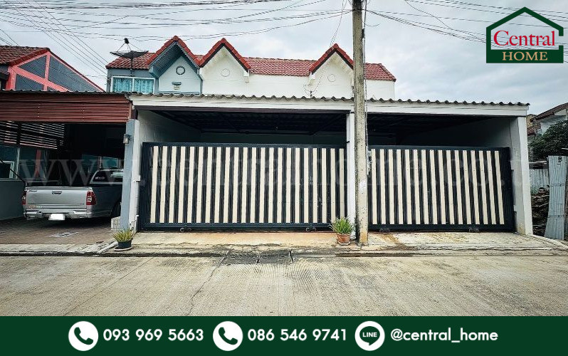 2 townhouses, 53 square wah, in front of Song Phi Nong District, Sri Samran 2 Road, ready to move in, very cheap price.