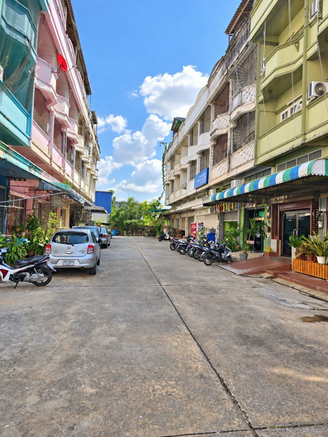 ขายตึกสูง 3.5 เหมาะทำโฮมออฟฟิศ หน้าหมู่บ้านชินลาภ ติด Index Living Mall – รูปที่ 3