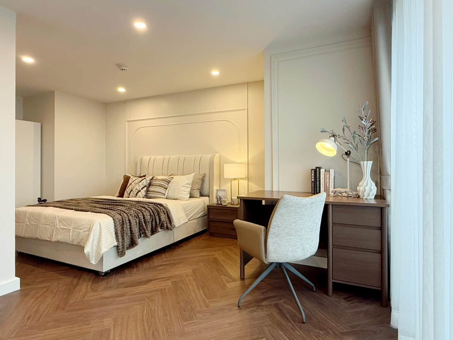 ห้องใหญ่ 100 ตรม. วิวเมืองกว้าง ระเบียบกว้าง – รูปที่ 2