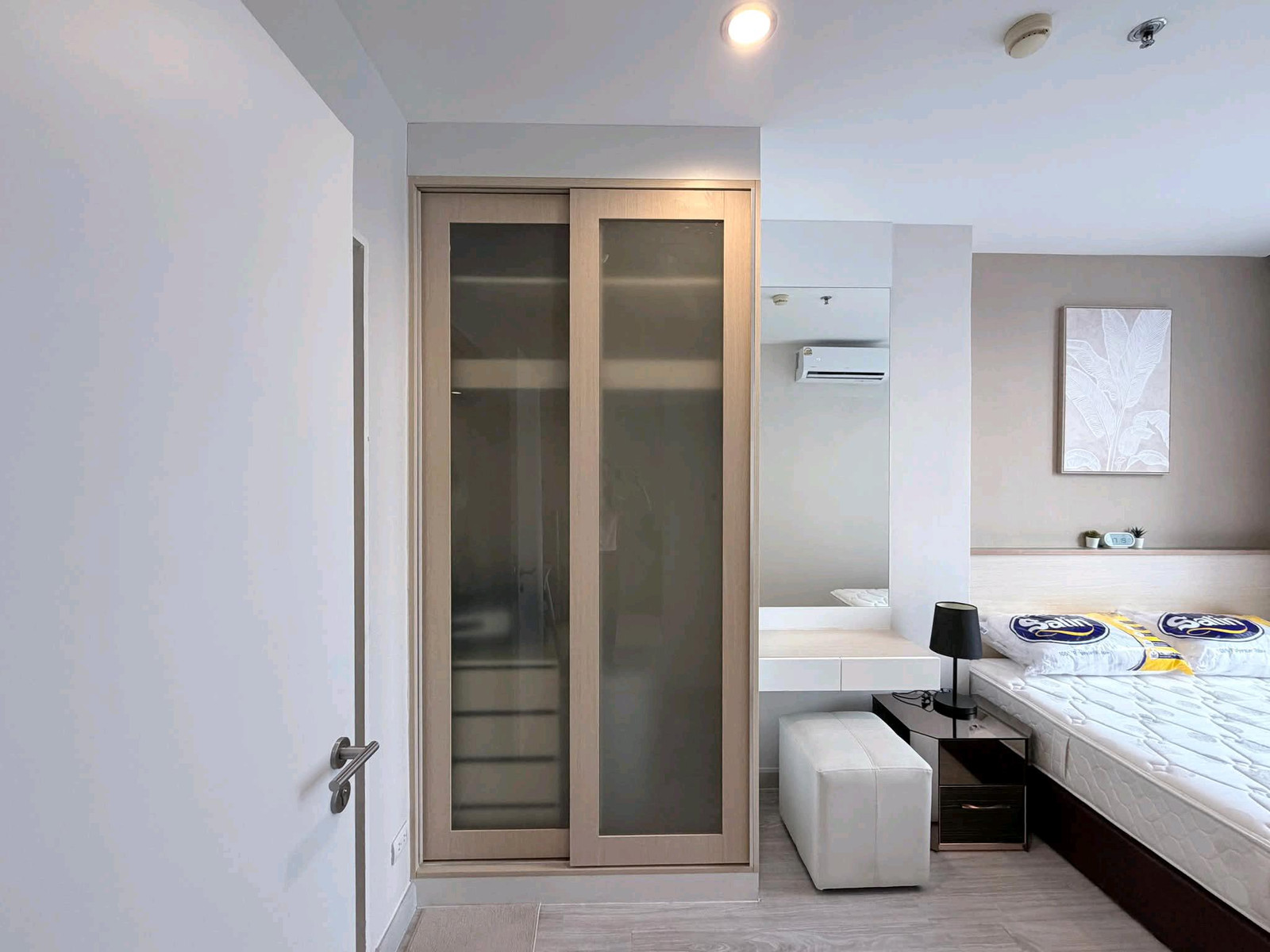 Condo for rent, beautifully decorated, spacious room, high ceilings, private view, near BTS Ekkamai, Up Ekkamai project, 1 bedroom, 1 bathroom, complete furniture + electrical appliances. – รูปที่ 4