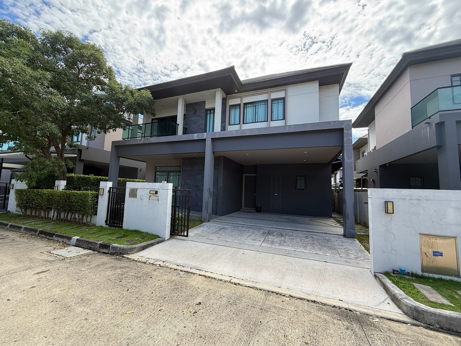 บ้านสวย แต่งเต็ม Bangkok Boulevard รามอินทรา-เสรีไทย 2 