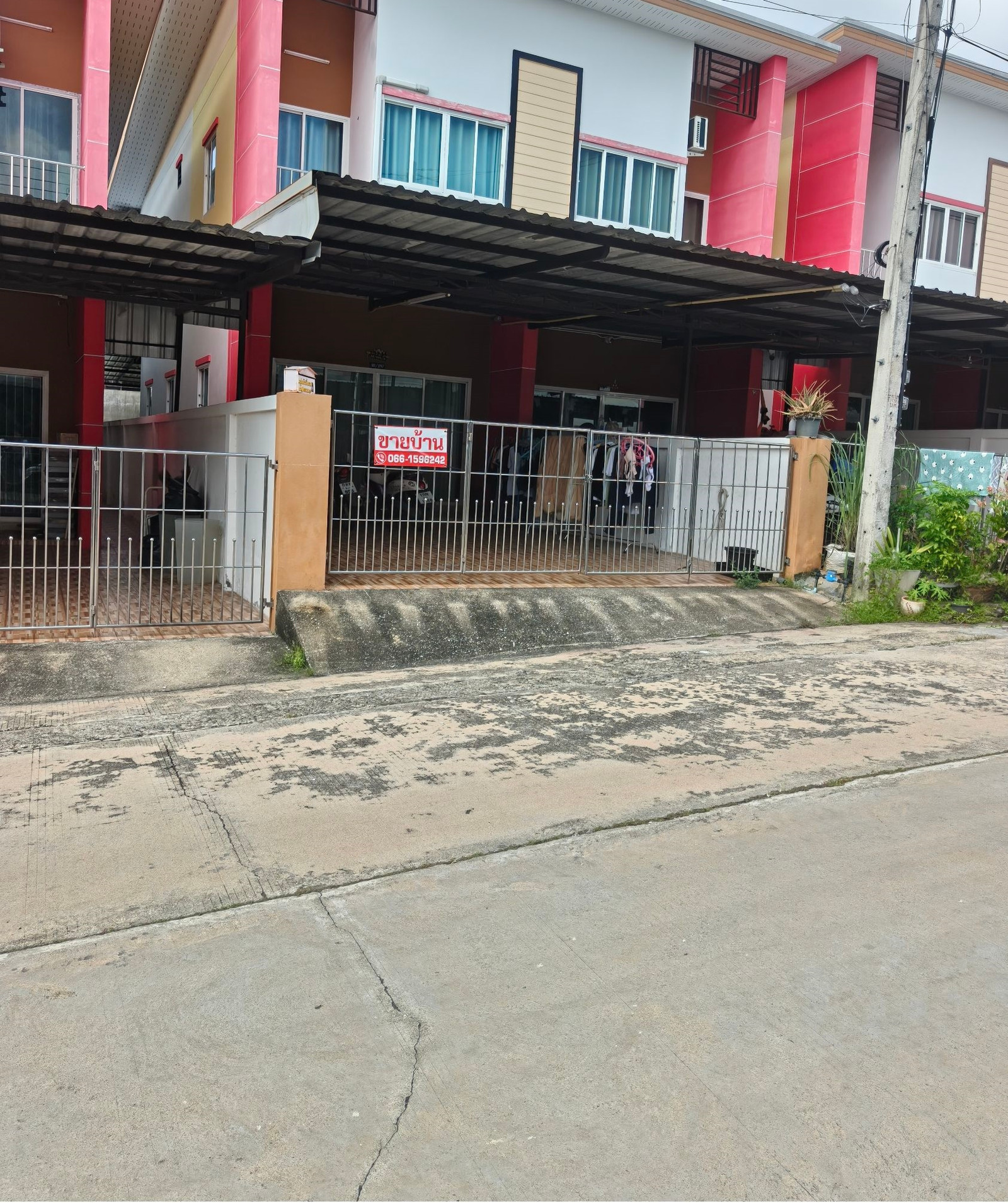 2-story townhome for sale, Soi Orchid Home, near Gate 3, Surat Thani Rajabhat University.