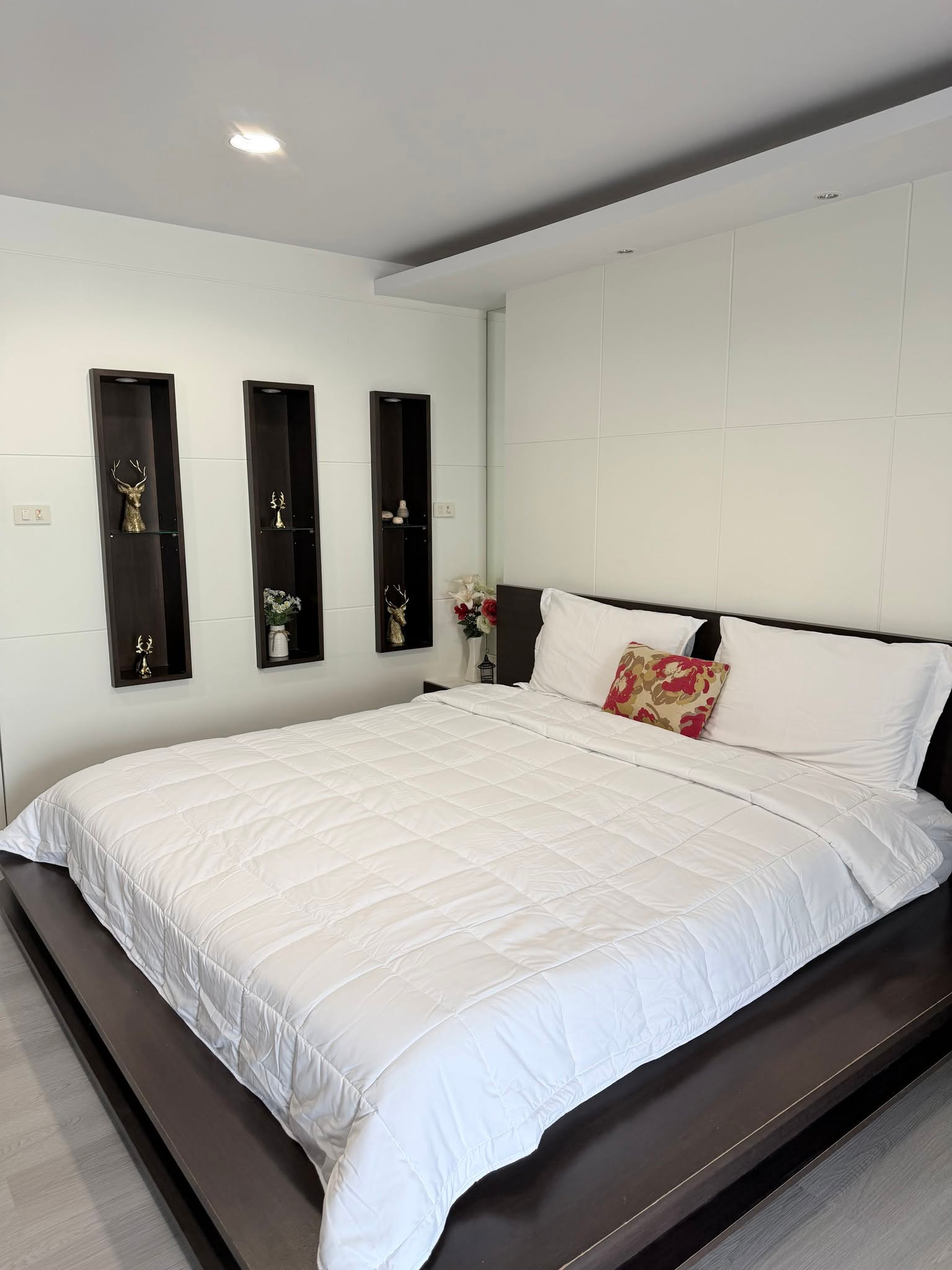 For rent, Ratchada City Condo, Studio, size 34 sq m, 9th floor.