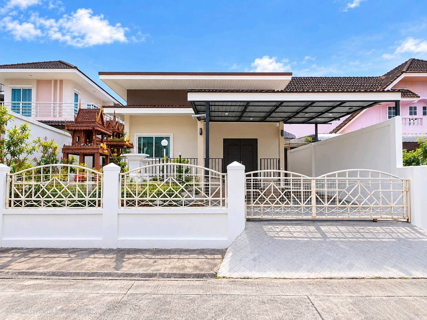 Single house for rent, Chan Samut, Srinakarin, near Lotus Srinakarin, just 5 minutes.