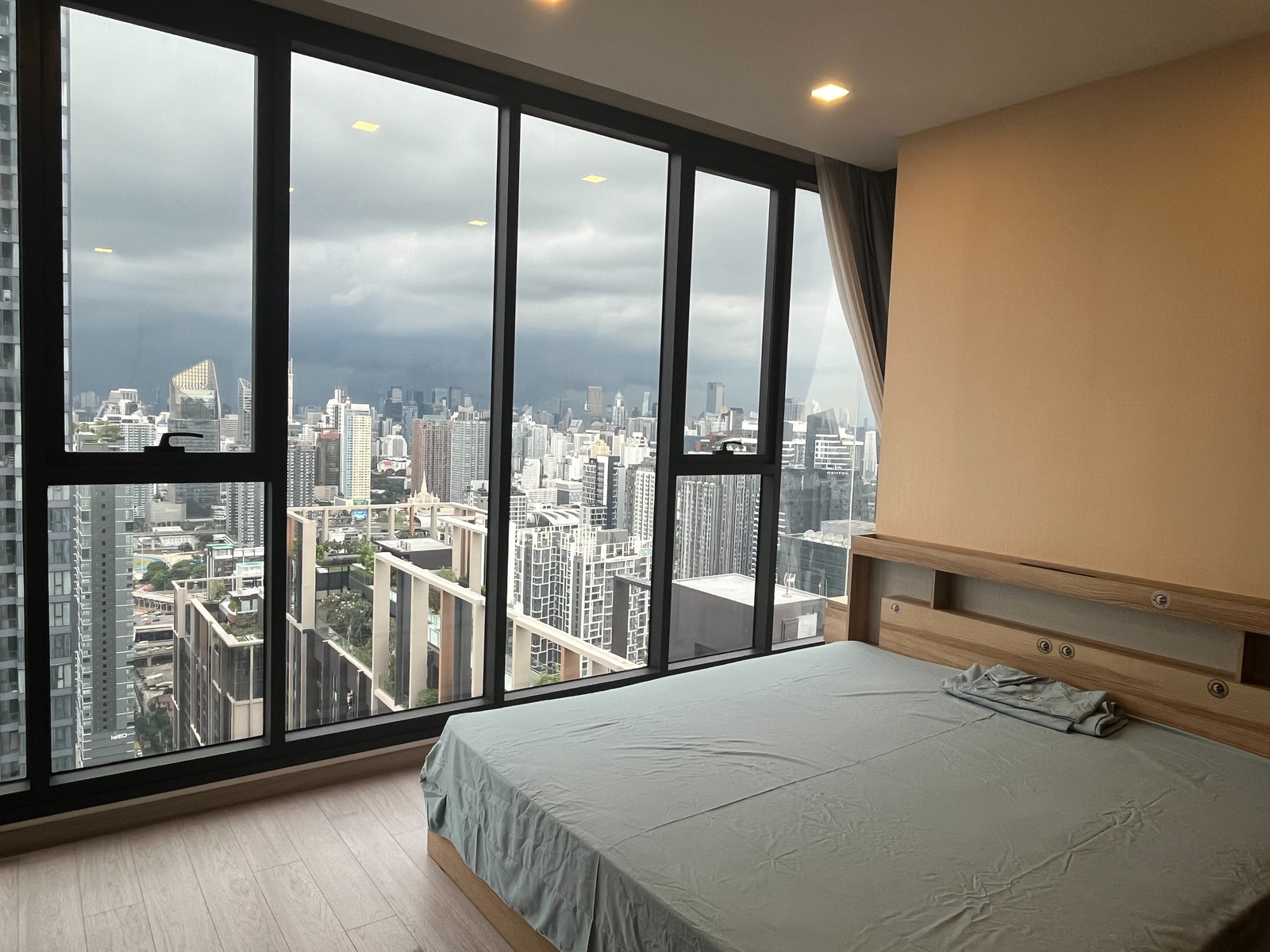 Condo for rent at One9Five Asoke Rama 9 - 2 bedrooms, 2 bathrooms - 58 sq.m. - Rent: 40,000 THB/month [MKr2610018] 