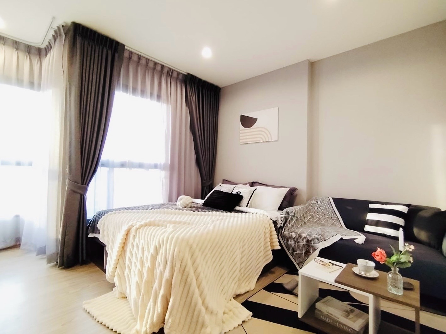 For rent THE TREE HUA MAK INTERCHANGE, 7th floor, Building C, size 23 sq m, near MRT Lam Sali Intersection, price 9,000 baht/month.