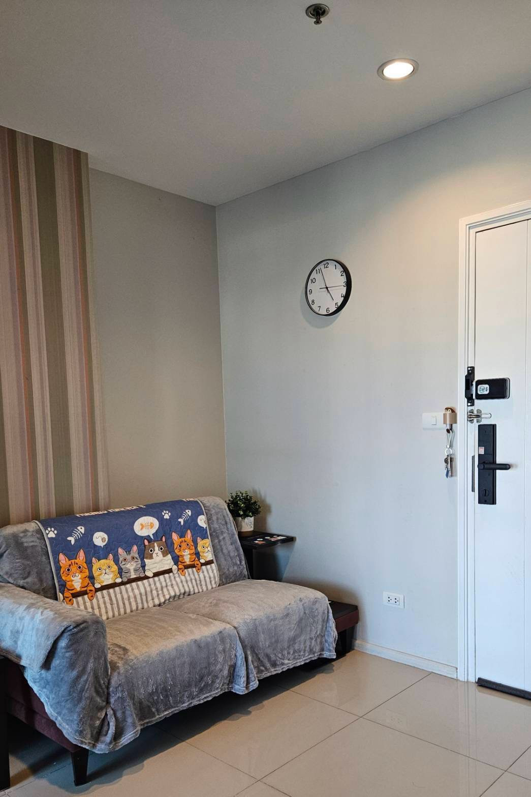 🏙️✨ FOR RENT | ASPIRE SUKHUMVIT 48  ตึก S ชั้น 27 คอนโด 1 ห้องนอน ชั้นสูง วิวเมือง พร้อมเฟอร์นิเจอร์และเครื่องใช้ไฟฟ้าครบครัน หิ้วกระเป๋าเข้าอยู่ได้เลย! 🧳 💥 ให้เช่าเพียง 14,000 บาท/เดือน 💥 – รูปที่ 3