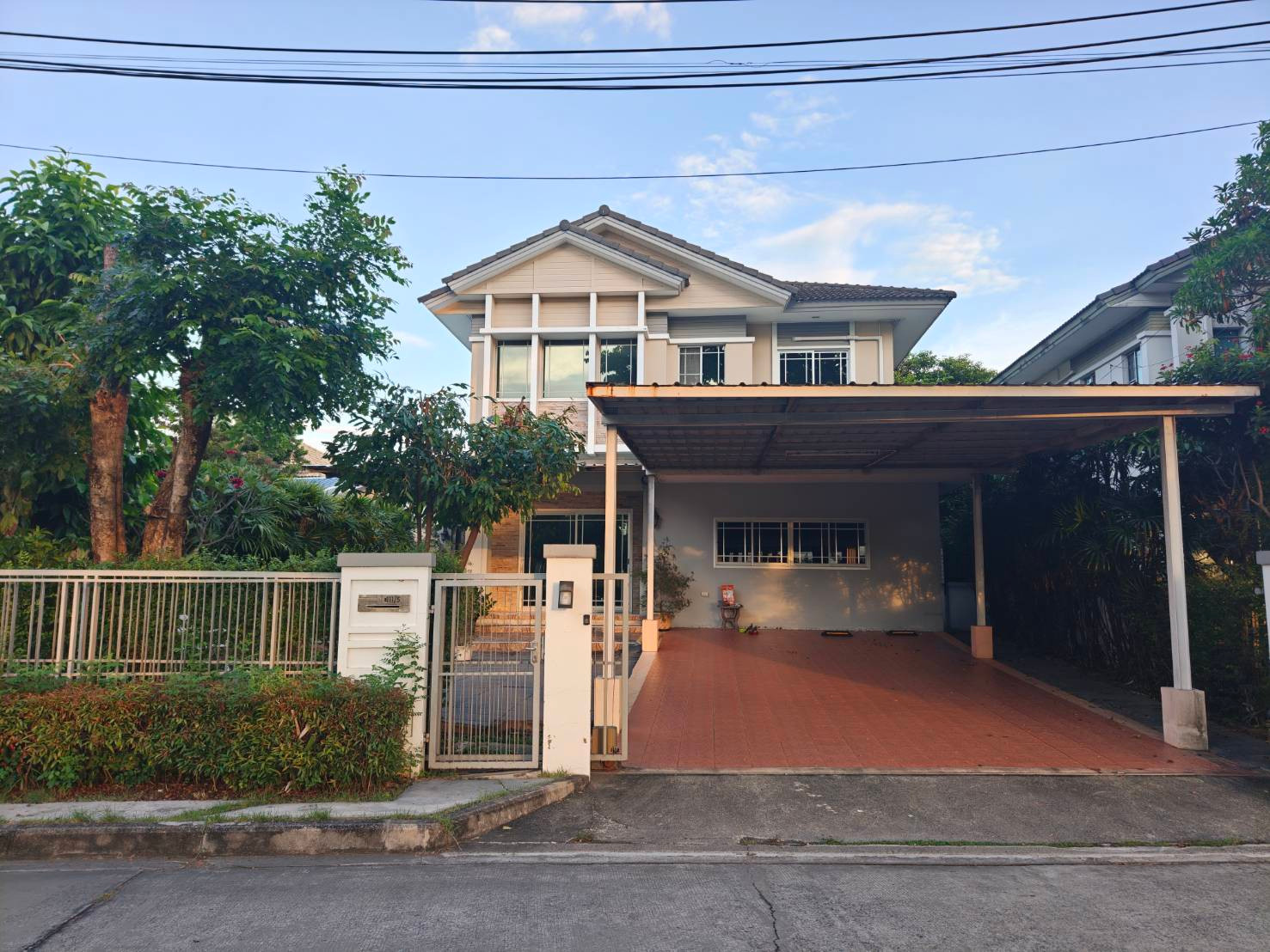 ให้เช่าบ้านเดี่ยว มัณฑนา อ่อนนุช วงแหวน 2 บ้านใหญ่พร้อมพื้นที่สวน 4 ห้องนอน 