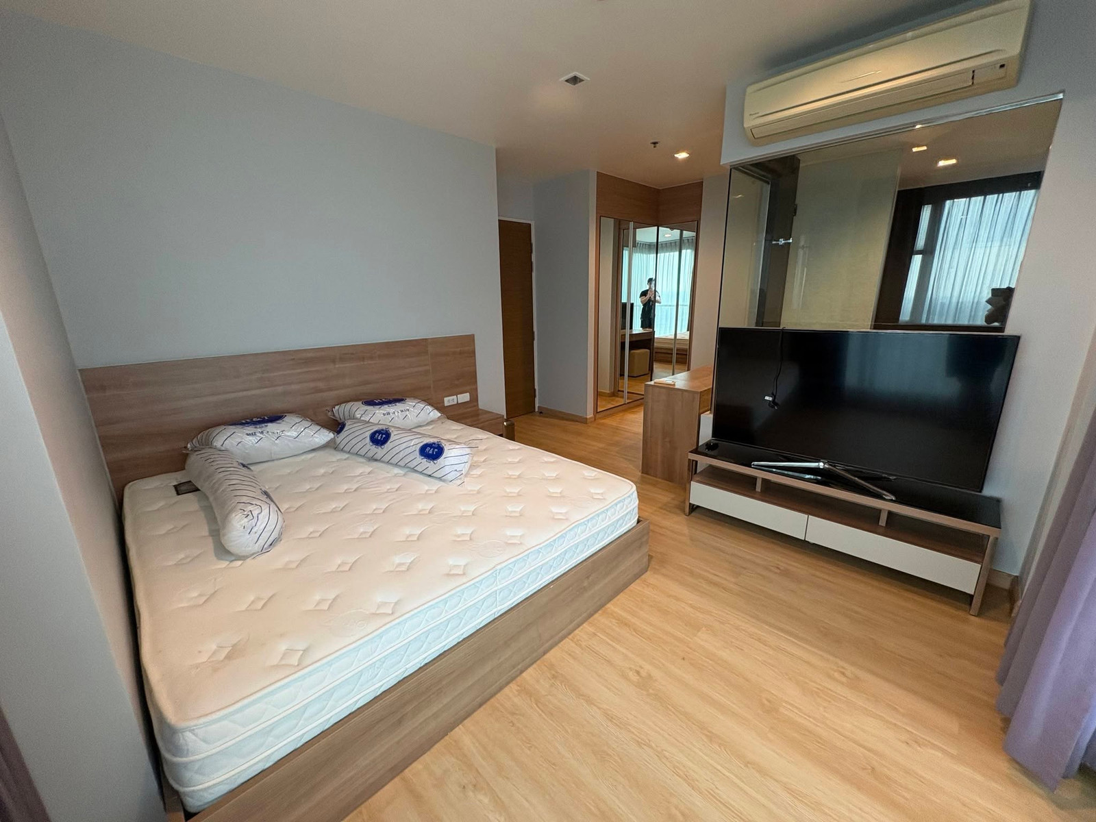 For rent: Rhythm Phahol - Ari, 2 Bedrooms, size 67 sq m., 39th floor.
