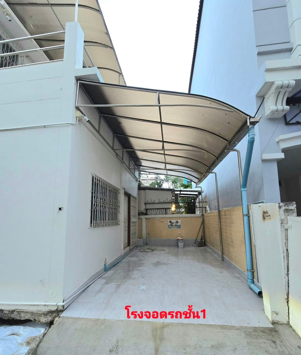 🏡✨ FOR RENT หมู่บ้านกลางเมือง บริติชทาวน์ ศรีนครินทร์ 3 ห้องนอน 4 ห้องน้ำ หลังมุม 4 ชั้น | ศรีด่าน 24 | ทำเลดี ใกล้รถไฟฟ้าสายสีเหลือง 💰 ค่าเช่าเพียง 28,000 บาท/เดือน – รูปที่ 2