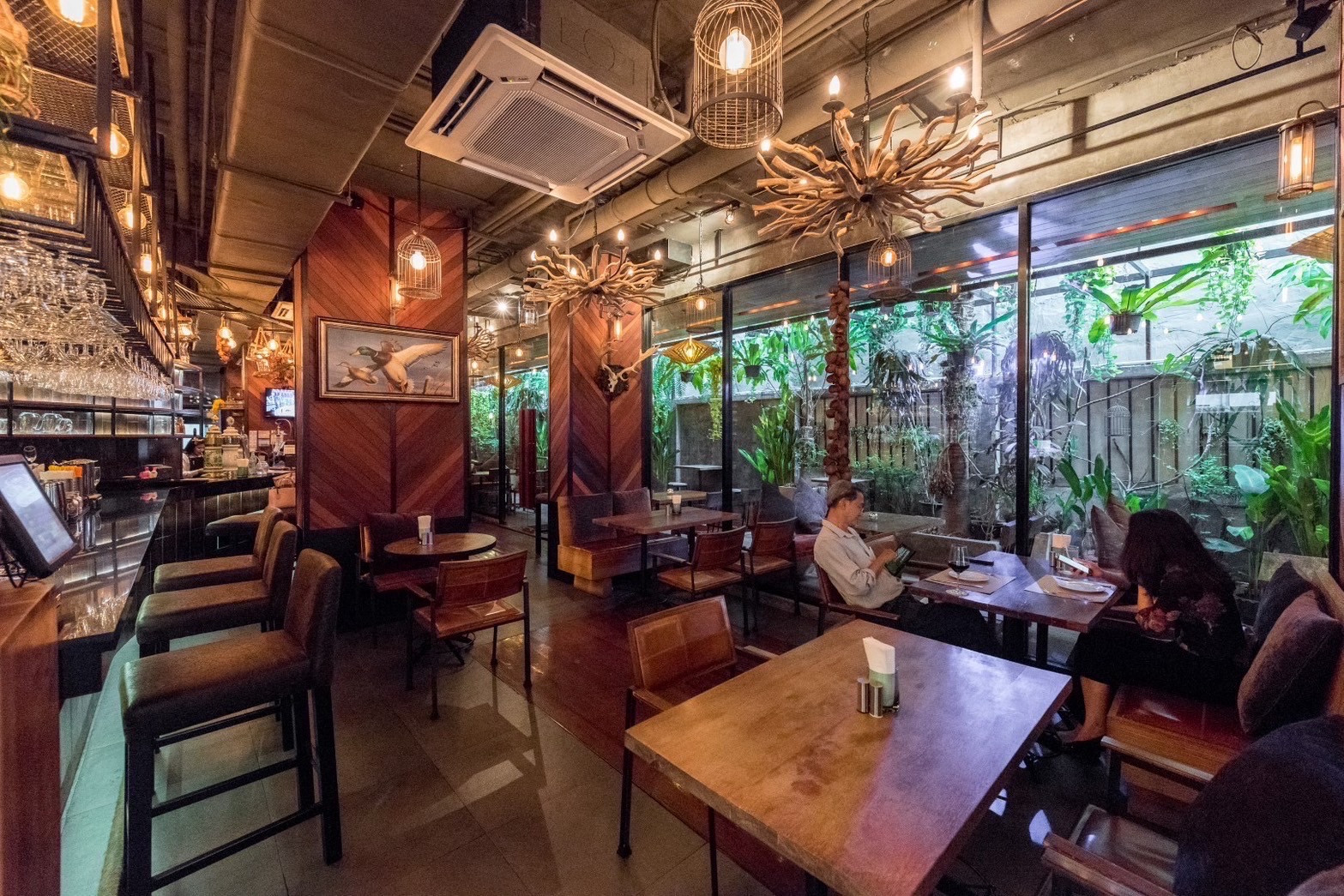 ปล่อยเช่า ร้านอาหาร ทองหล่อ - พร้อมพงษ์ | ใกล้ รถไฟฟ้า BTS 650 เมตร - มีที่จอดรถ | แหล่งต่างชาติ โรงแรม และห้าง EmQuartier at Phrom Phong