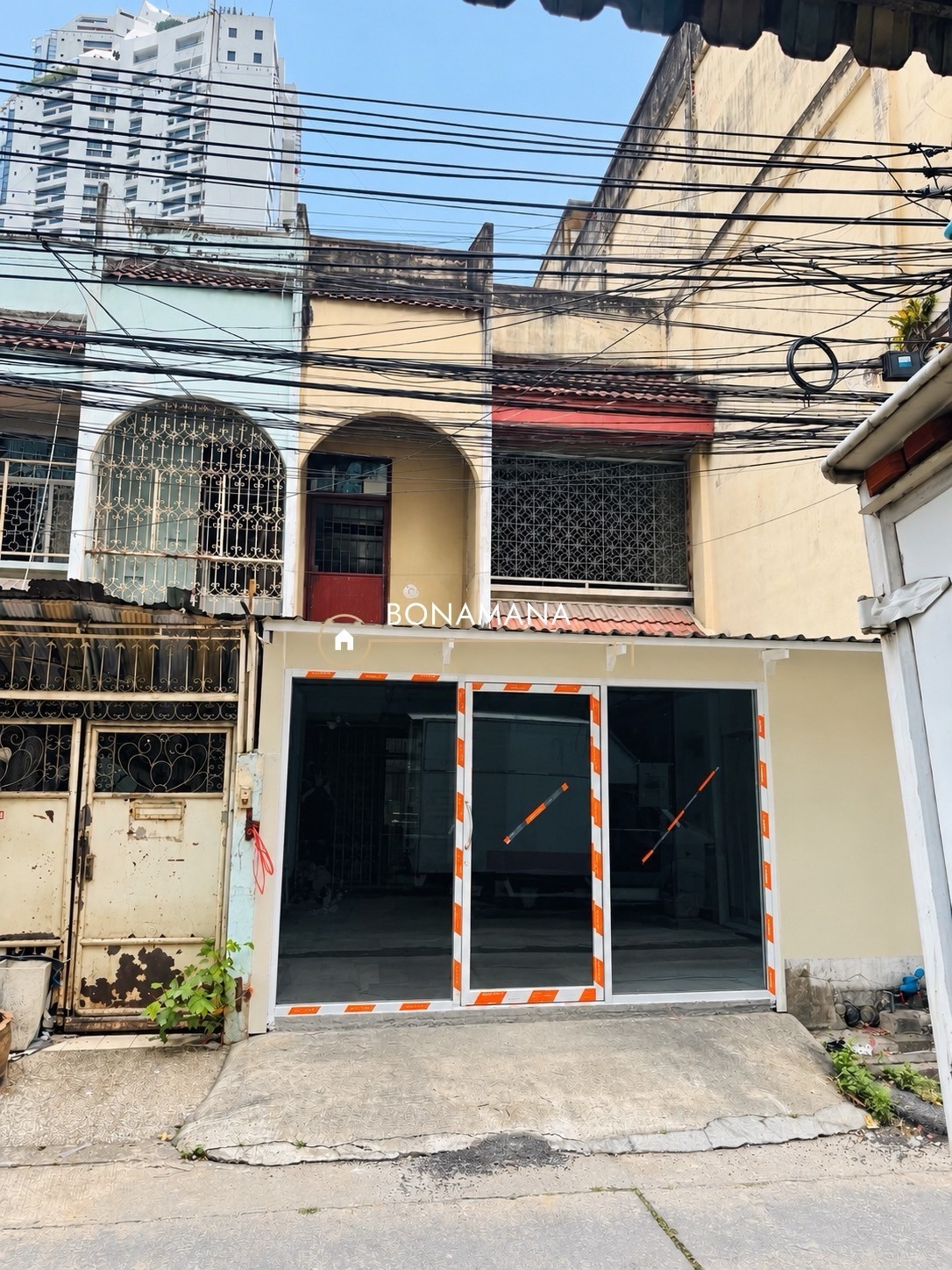 Commercial building for rent, Sukhumvit 22 (BTS Phrom Phong 1.3km)