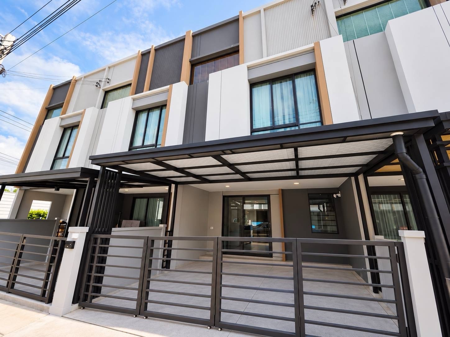 🌟ให้เช่าทาวน์โฮม-รับสัตว์เลี้ยง-บ้านใหม่เพิ่งตกแต่งเสร็จ พลีโน่ สุขุมวิท–บางนา 4 ทาวน์โฮม 2.5 ชั้น 3 ห้องนอน 3 ห้องน้ำ พร้อมเฟอร์นิเจอร์ Built-in ห้องนอนสไตล์ Loft เพดานสูง โปร่งสบาย ทำเลศักยภาพ ใกล้เมกาบางนา💥ค่าเช่า: 59,000 บาท/เดือน – รูปที่ 2