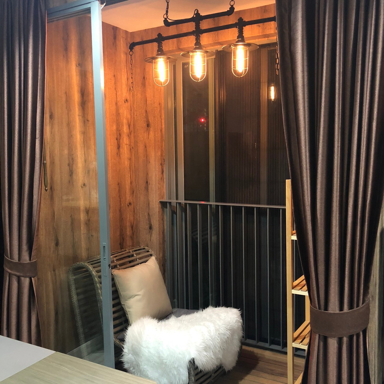 ขาย/ให้เช่า Ideo Mobi Sukhumvit 81 ติด BTS อ่อนนุช Duplex 1+1 ห้องนอน 61 ตรม. ชั้นสูง เช่า 32,000 ขาย 7 ล้าน
