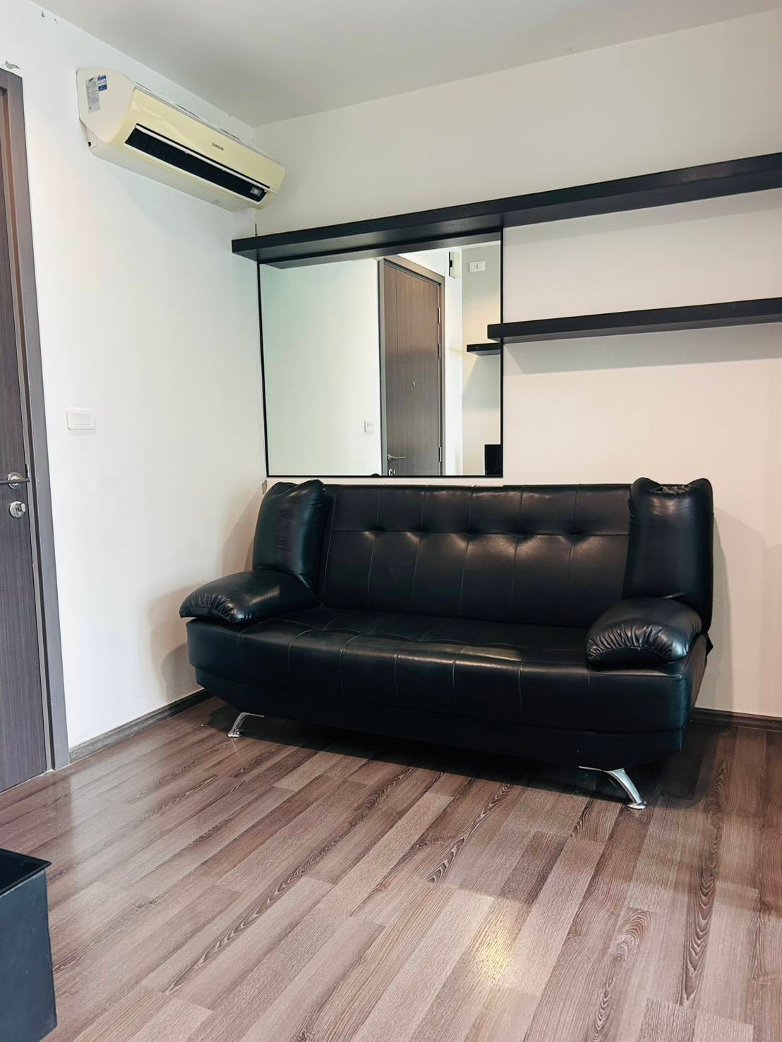 The base park west ใก้ลรถไฟฟ้า BTS อ่อนนุช, ติดถนนใหญ่ - ขนาด 26 ตร.ม. - 1 ห้องนอน 1 ห้องน้ำ - เฟอร์นิเจอร์เครื่องใช้ไฟฟ้าครบ พร้อมเข้าอยู่ เช่า 12,000 บาท เท่านั้น – รูปที่ 2