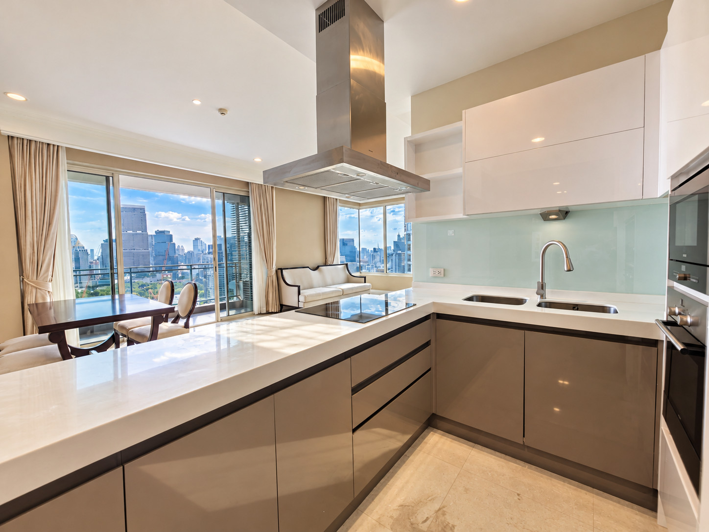 Q LANGSUAN For Rent  3 Bedrooms 4 Bathrooms 
