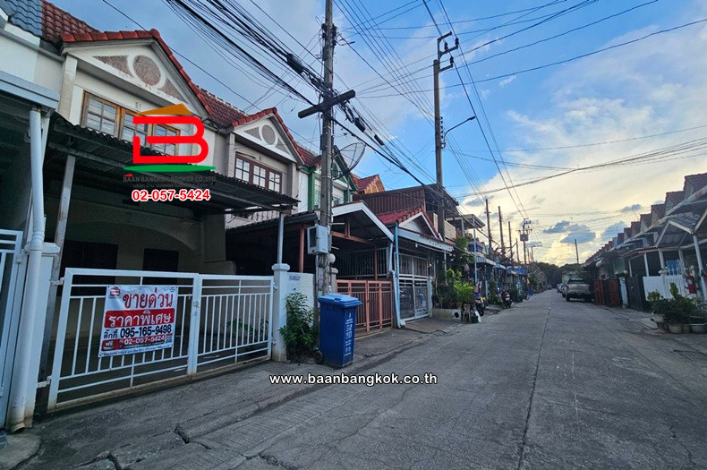 ทาวน์เฮาส์ 2 ชั้น เนื้อที่ 16 ตร.ว. หมู่บ้านร่มทิพย์ (ซอยหทัยราษฎร์ 33) ถนนสุวินทวงศ์ แขวงบางชัน เขตคลองสามวา – รูปที่ 2