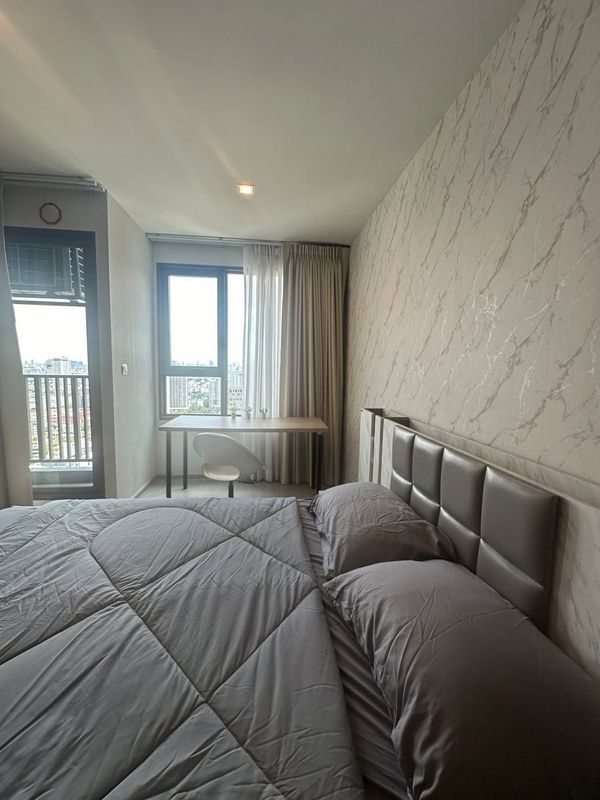Life Ladprao, 1 bedroom condo, high floor, beautiful view, fully furnished, available and ready for rent.