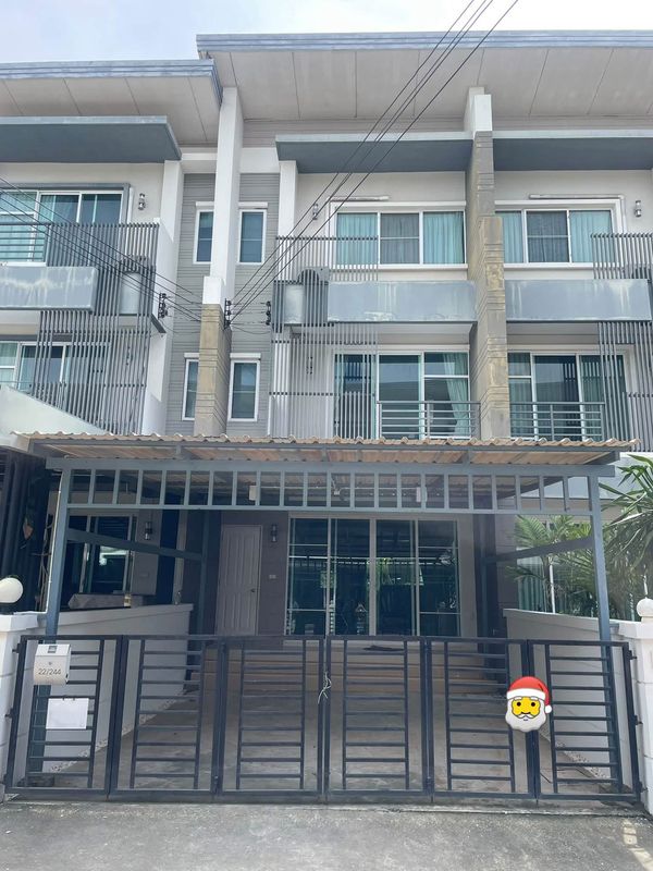 🏡✨ FOR RENT ทาวน์โฮม 3 ชั้น TOWN AVENUE RAMA 9 3 ห้องนอน 3 ห้องน้ำ พื้นที่กว้าง 200 ตร.ม. พร้อมสวนหลังบ้าน ในทำเลศักยภาพกรุงเทพกรีฑา 💰 ค่าเช่าเพียง 35,000 บาท/เดือน