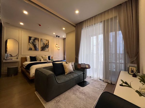 For rent: Ashton Asoke, 1 bedroom, 1 bathroom, swimming pool with sky ozone system and fitness, 360° view, next to BTS Asoke & MRT Sukhumvit 0 m.