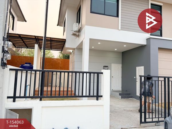 Semi-detached house for sale, area 40.7 square meters, Thammachat Village, Khlong 8, Pathum Thani.