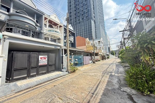 Townhouse for sale, 3 floors, 22 sq m, Phahonyothin 27, ready to move in, near BTS Phahonyothin 24.
