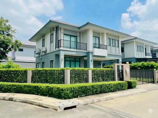 House for rent in Soi Mistine 7-11,Lotus,Top,CJ In front of the village, plenty of food, convenient travel, Passorn Ramkhamhaeng-Rat Phatthana, near the Airport Link BTS.